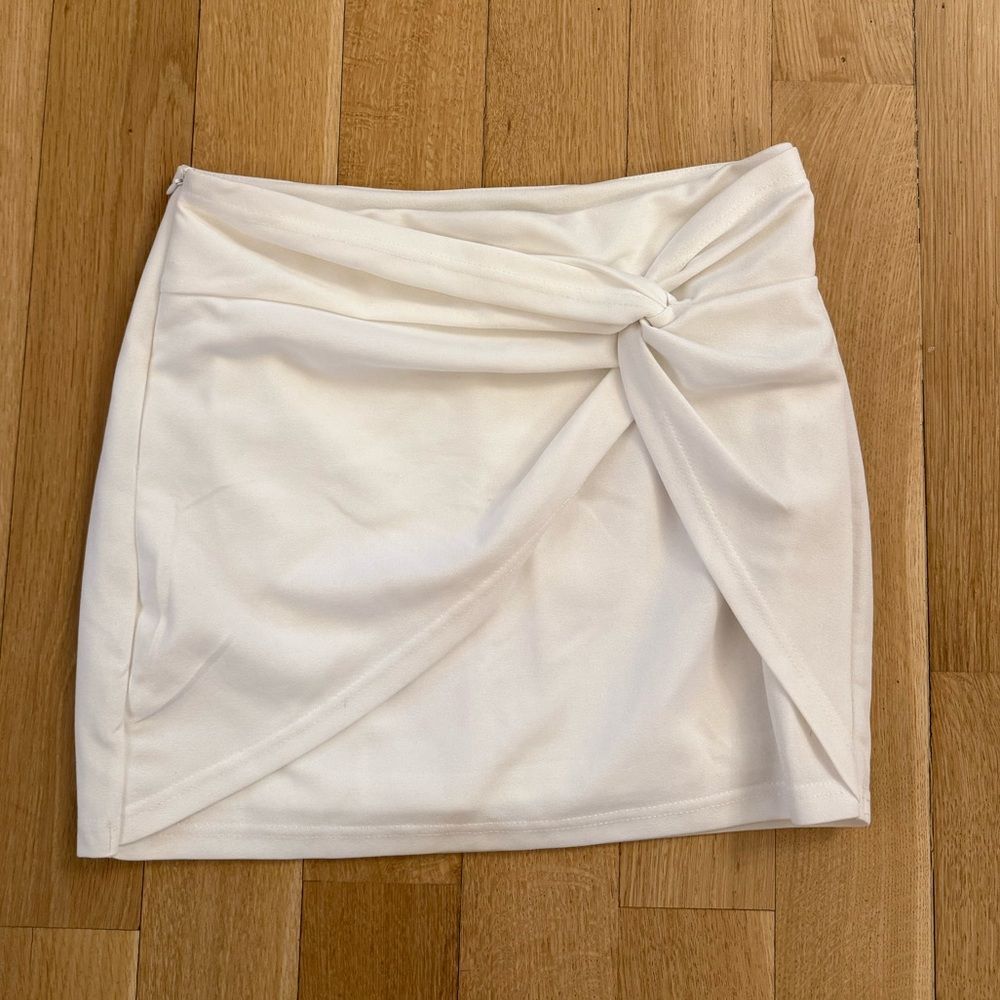 SHEIN White Knot Detail Skirt
